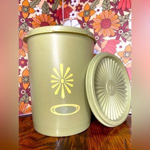 Sage green starburst Tupperware!✨💚